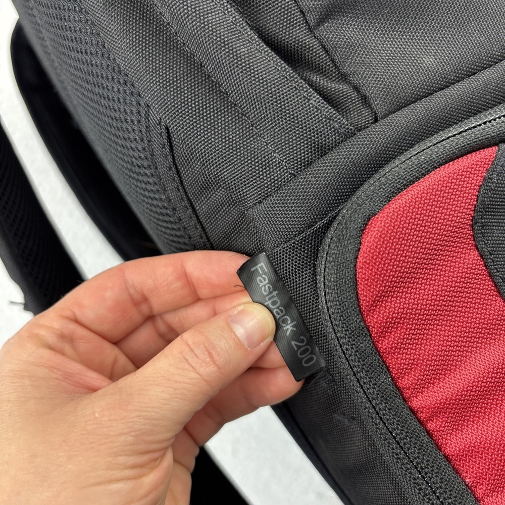 LOWEPRO 'Fastpack 200 Backpack' Red/Black Digital SLR Camera Bag Travel Pack - Picture 10 of 14